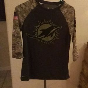 Dri fit Nike small girls at my/dolphin 👕 shirt